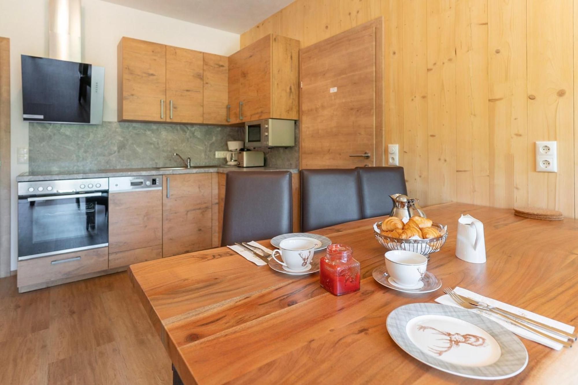 Apart- Und Wellnesshotel Dachsteinresort Russbach am Pass Gschutt Εξωτερικό φωτογραφία